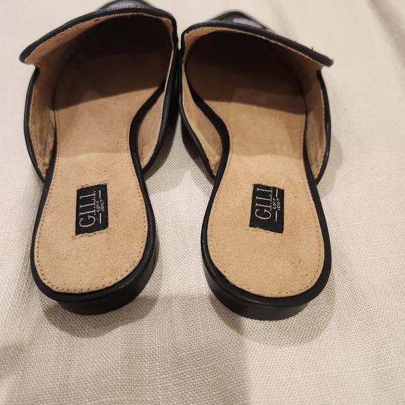G.I.L.I black leather embroidered Mule womens size 5 EUC - Picture 5 of 6